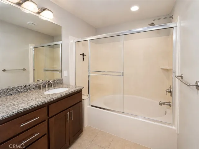 21301 Erwin Street 322, Woodland Hills, California 91367