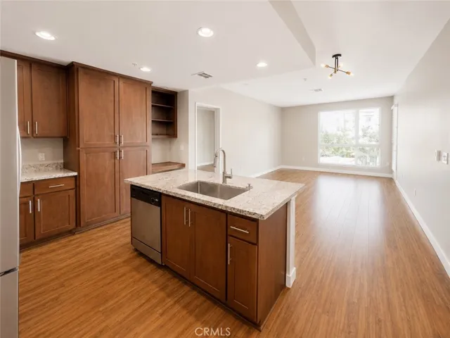 21301 Erwin Street 322, Woodland Hills, California 91367