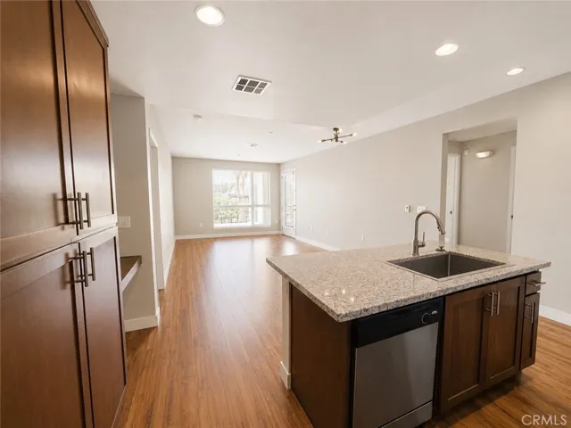 21301 Erwin Street 322, Woodland Hills, California 91367