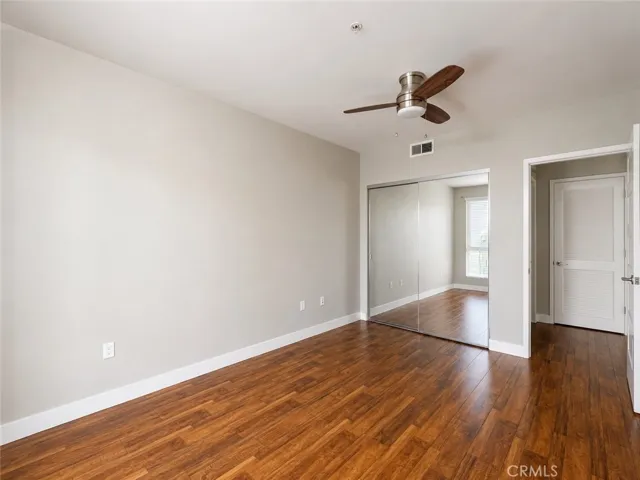 21301 Erwin Street 322, Woodland Hills, California 91367