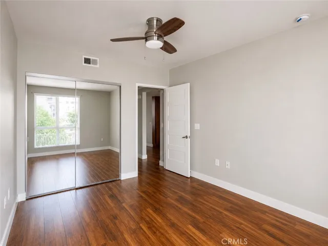 21301 Erwin Street 322, Woodland Hills, California 91367