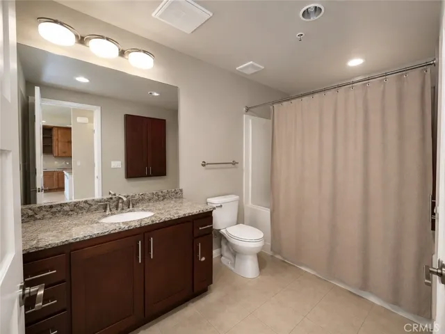 21301 Erwin Street 322, Woodland Hills, California 91367