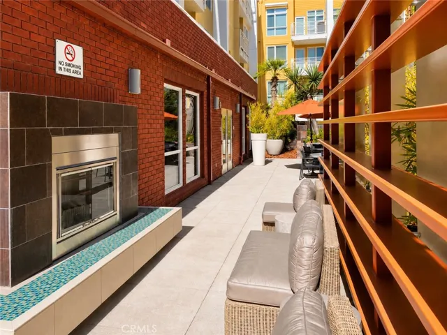 21301 Erwin Street 322, Woodland Hills, California 91367