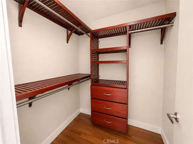 21301 Erwin Street 322, Woodland Hills, California 91367