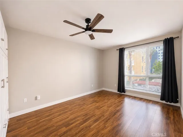 21301 Erwin Street 322, Woodland Hills, California 91367