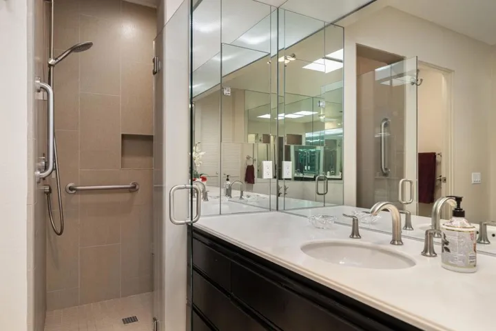 37-web-or-mls-CMColumbia_OPMG_0825_037