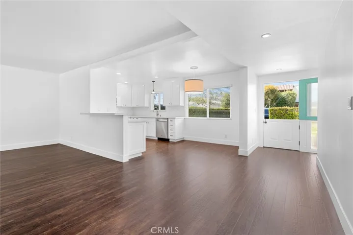 384 16th Place A, Costa Mesa, California 92627