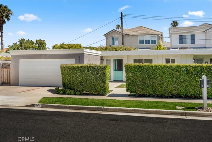 384 16th Place A, Costa Mesa, California 92627