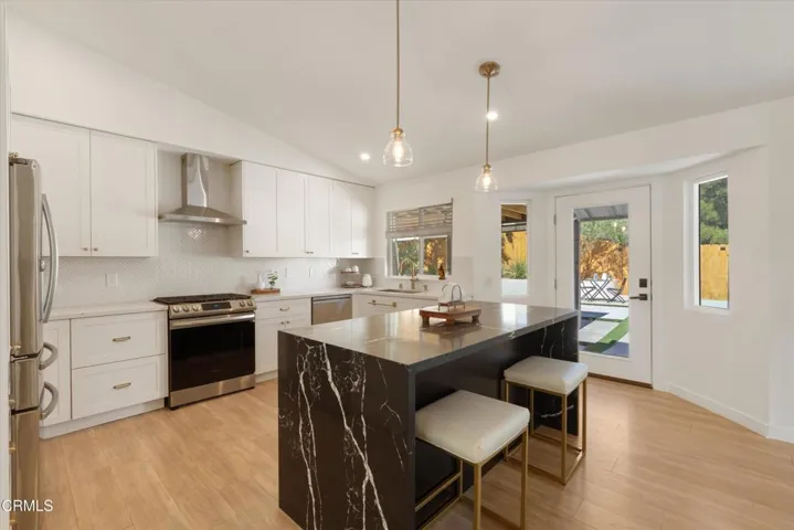 18-37271-37th-st-e_018