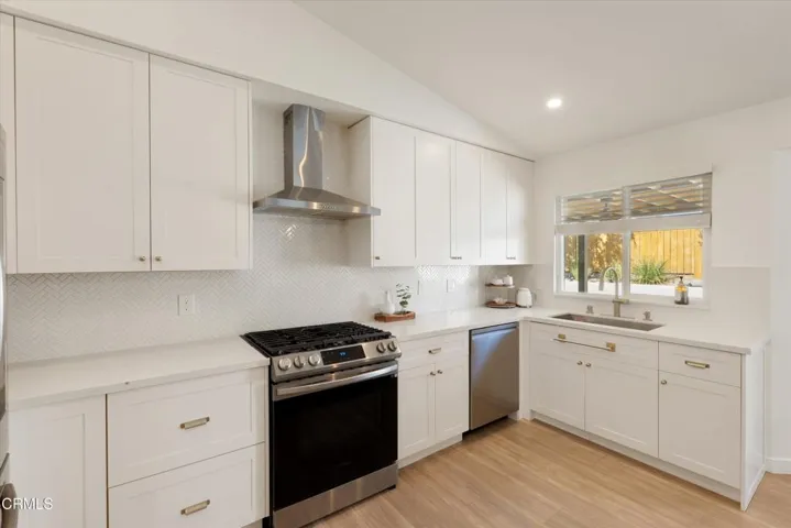 23-37271-37th-st-e_023