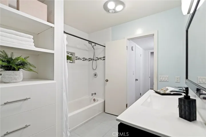 5807 Green Valley #323