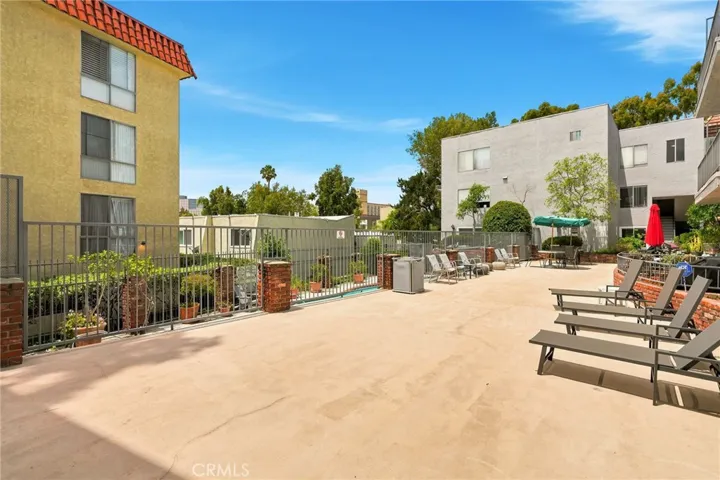 5807 Green Valley #323