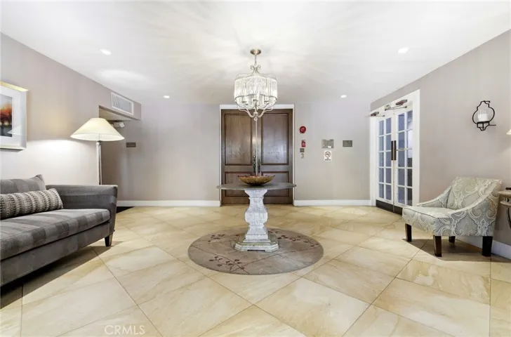 5807 Green Valley #323