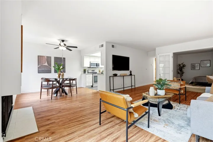 5807 Green Valley #323