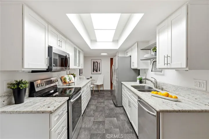 5807 Green Valley #323