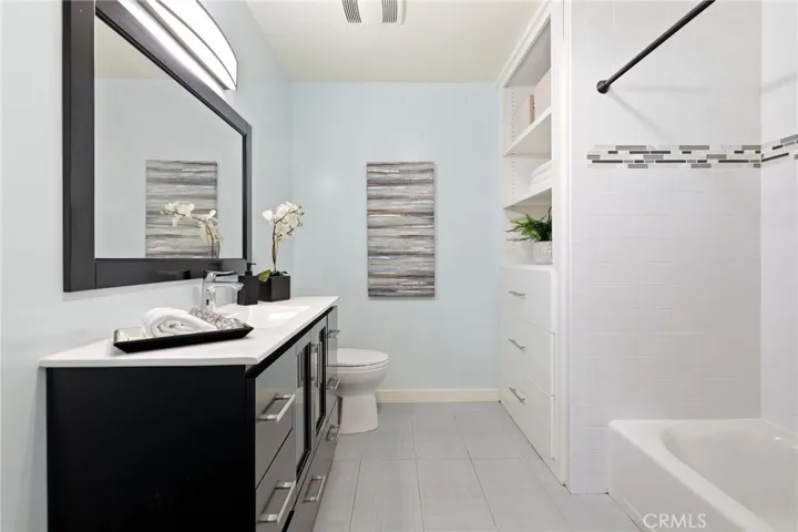 5807 Green Valley #323