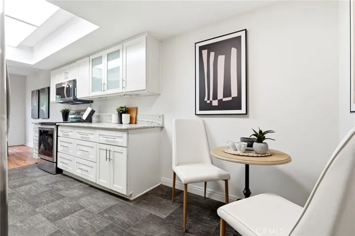 5807 Green Valley #323