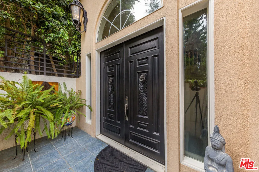 3827 Berry Drive, Studio City, California 91604 — photo 4