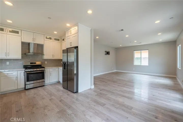 6938 Peach Avenue, Van Nuys, California 91406
