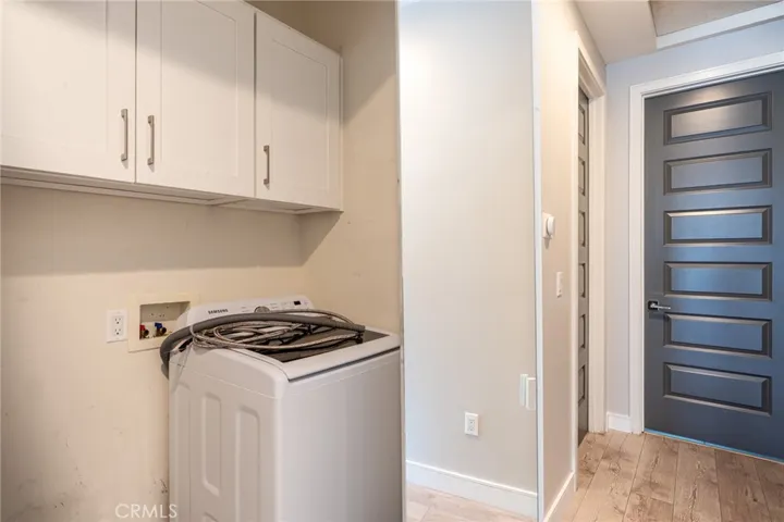 6938 Peach Avenue, Van Nuys, California 91406