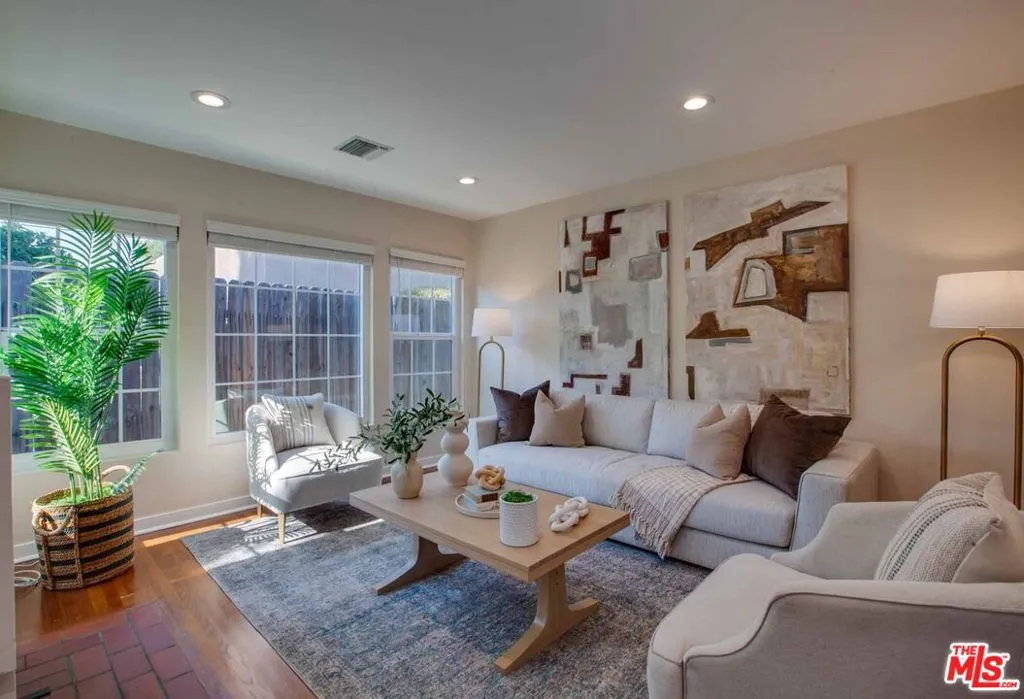 15031 living room