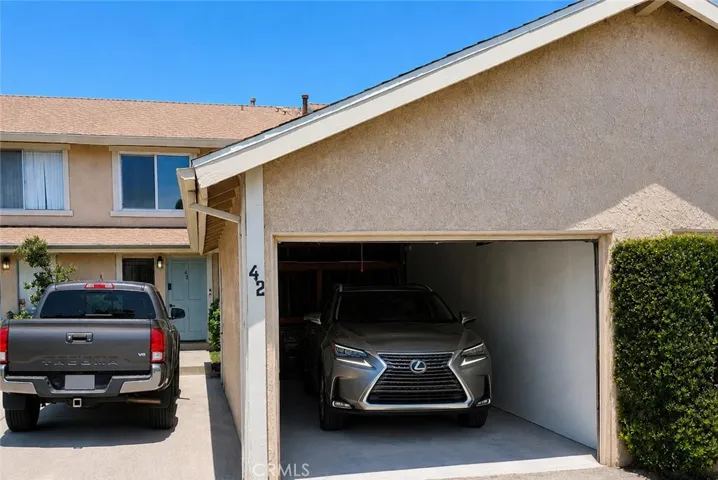 10125 De Soto, Chatsworth, California 91311