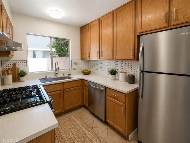 10125 De Soto, Chatsworth, California 91311