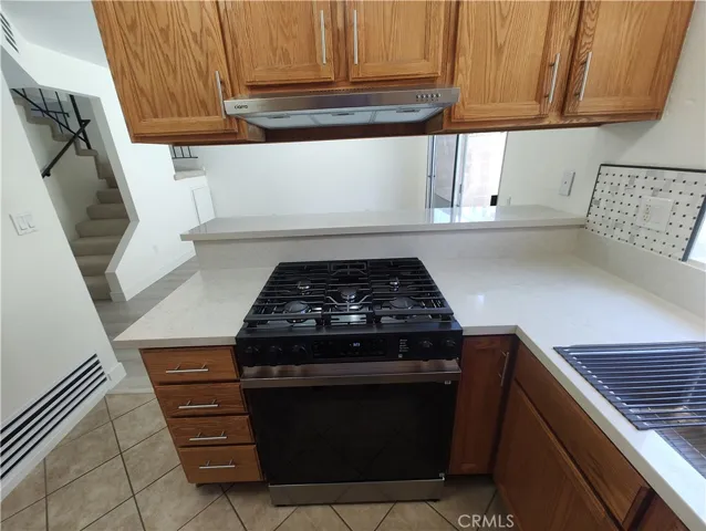 10125 De Soto, Chatsworth, California 91311