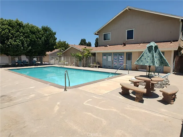 10125 De Soto, Chatsworth, California 91311