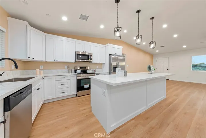 20548 Medio Street, California City, California 92505
