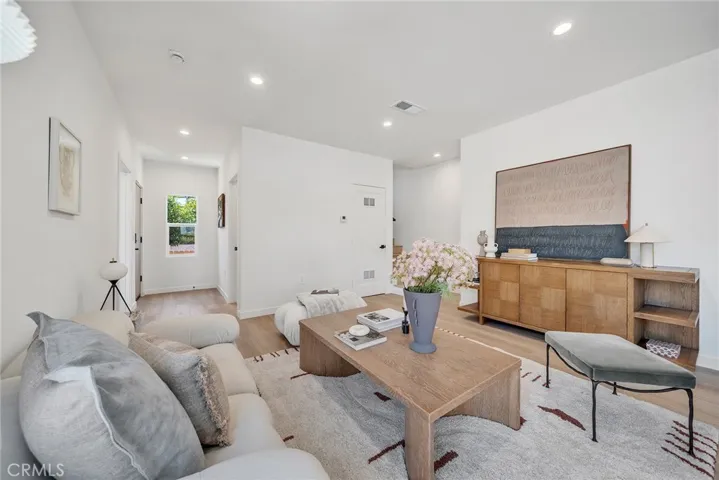 1606 1/2 N Kingsley, Los Angeles, California 90027
