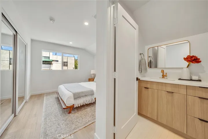 1606 1/2 N Kingsley, Los Angeles, California 90027
