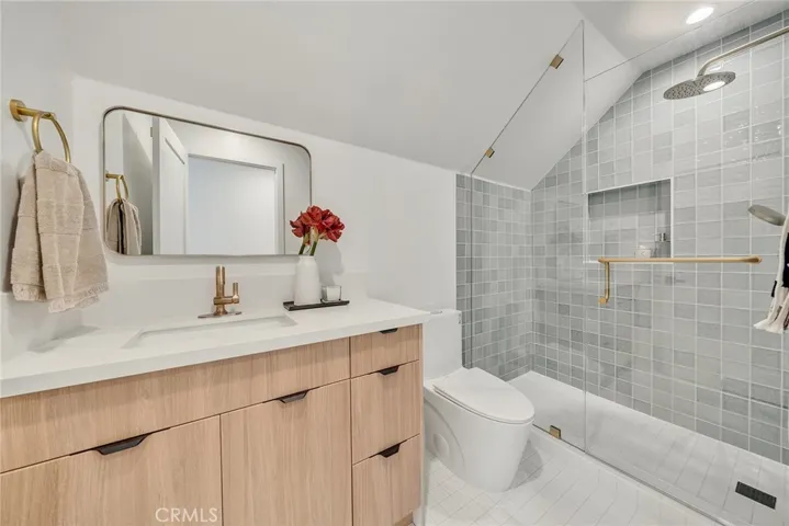 1606 1/2 N Kingsley, Los Angeles, California 90027