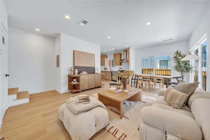 1606 1/2 N Kingsley, Los Angeles, California 90027