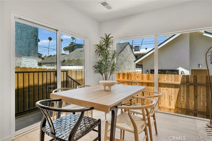 1606 1/2 N Kingsley, Los Angeles, California 90027