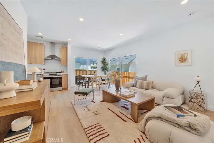 1606 1/2 N Kingsley, Los Angeles, California 90027