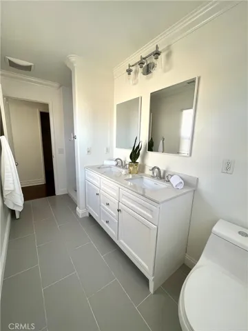 22 Herringbone, Irvine, California 92620