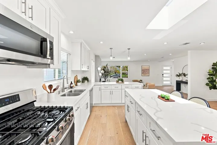 1932 S Crescent Heights Boulevard, Los Angeles, California 90034
