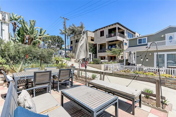 125 9th Street C, Manhattan Beach, California 90266