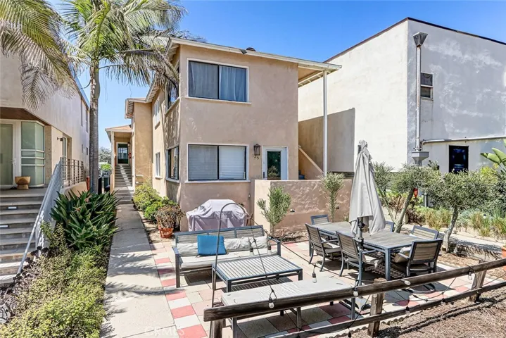 125 9th Street C, Manhattan Beach, California 90266
