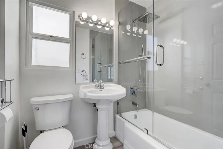 125 9th Street C, Manhattan Beach, California 90266