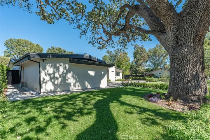 5500 Fenwood, Woodland Hills, California 91367