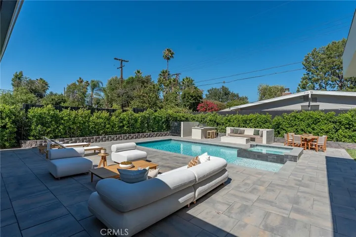 5500 Fenwood, Woodland Hills, California 91367