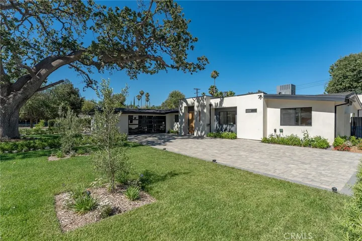 5500 Fenwood, Woodland Hills, California 91367