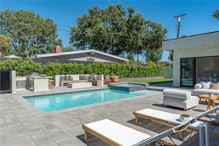 5500 Fenwood, Woodland Hills, California 91367