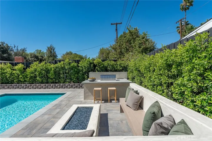 5500 Fenwood, Woodland Hills, California 91367