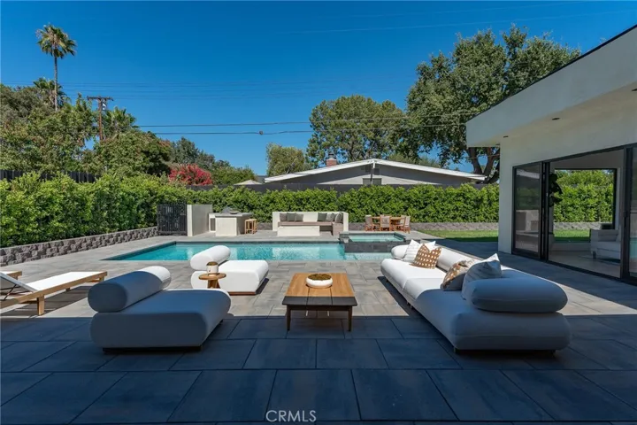 5500 Fenwood, Woodland Hills, California 91367
