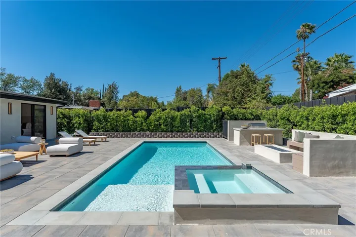 5500 Fenwood, Woodland Hills, California 91367