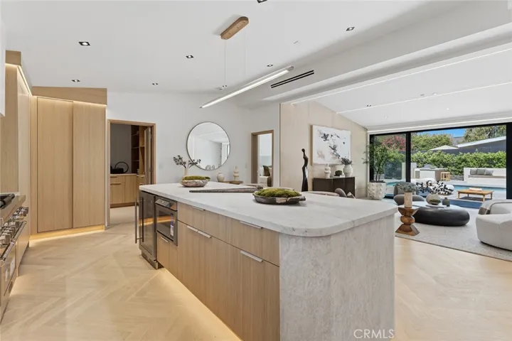 5500 Fenwood, Woodland Hills, California 91367