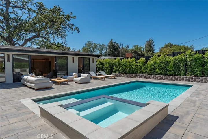 5500 Fenwood, Woodland Hills, California 91367